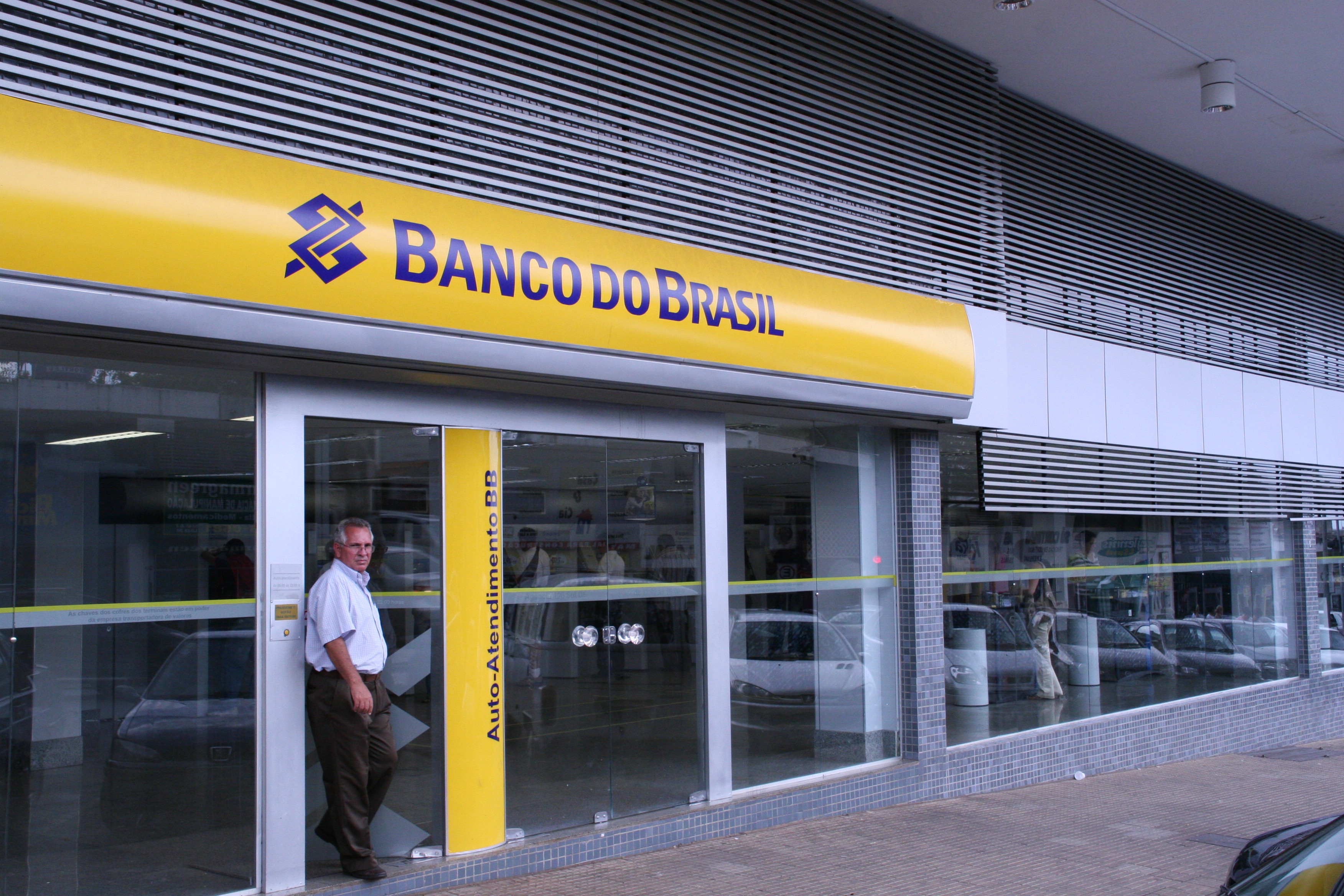 Reforma da Agência do Banco do Brasil na 406 Sul